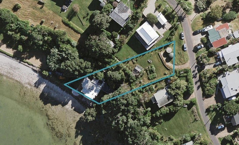 32 Shelly Beach Road, Surfdale, Waiheke Island - Carousel 1