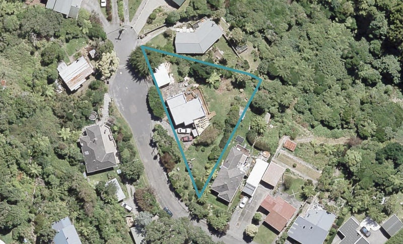 32 Foster Crescent, Belmont, Lower Hutt - Carousel 1