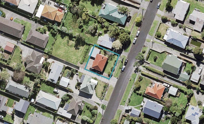 28 Koromiko Street, New Lynn, Auckland - Carousel 1