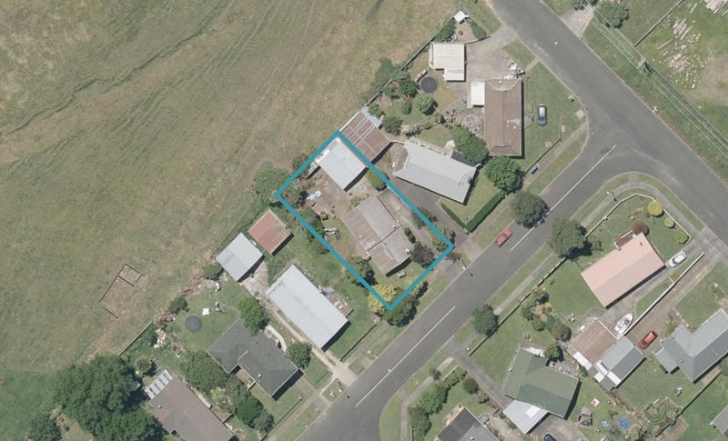 43 Savage Crescent, Aramoho, Whanganui - Carousel 1