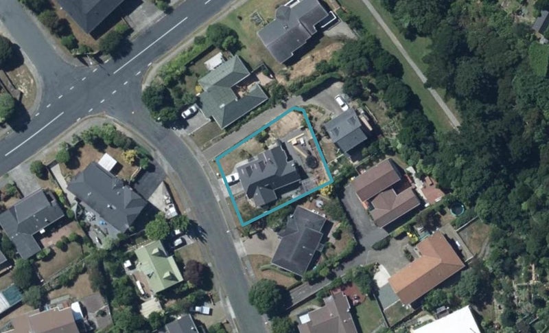 5 Kinnel Grove, Papakowhai, Porirua - Carousel 1