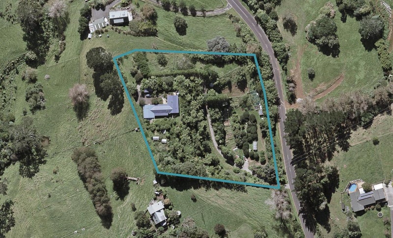 142 Veale Road, Ridgewood, New Plymouth - Carousel 1