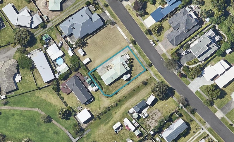 30 Bowentown Boulevard, Bowentown, Waihi Beach - Carousel 1