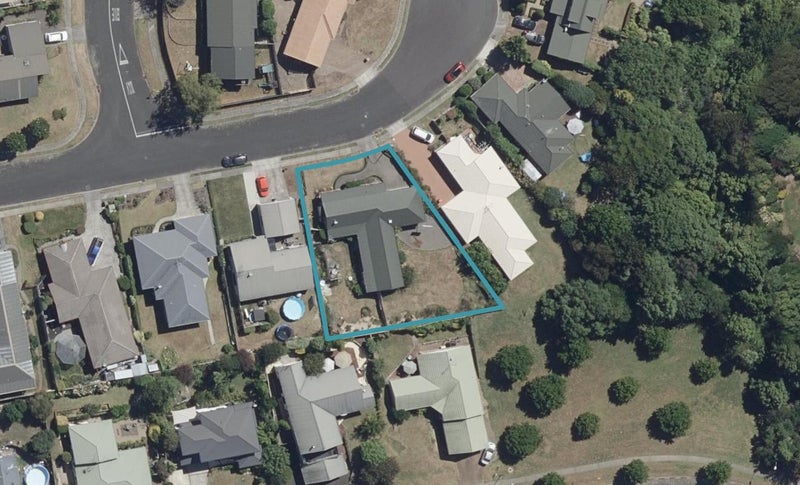 67 Sunnyhills Avenue, Glenview, Hamilton - Carousel 1
