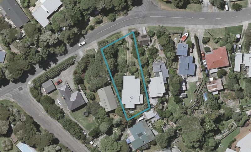 32 Tiromoana Road, Raumati South, Paraparaumu - Carousel 1