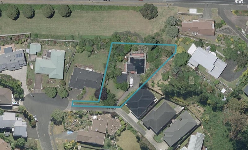 12 Linda Place, Saint Johns Hill, Whanganui - Carousel 1