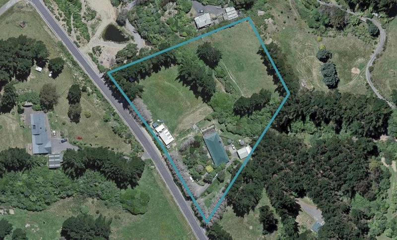 6 Hillcroft Road, Horokiwi, Wellington - Carousel 1