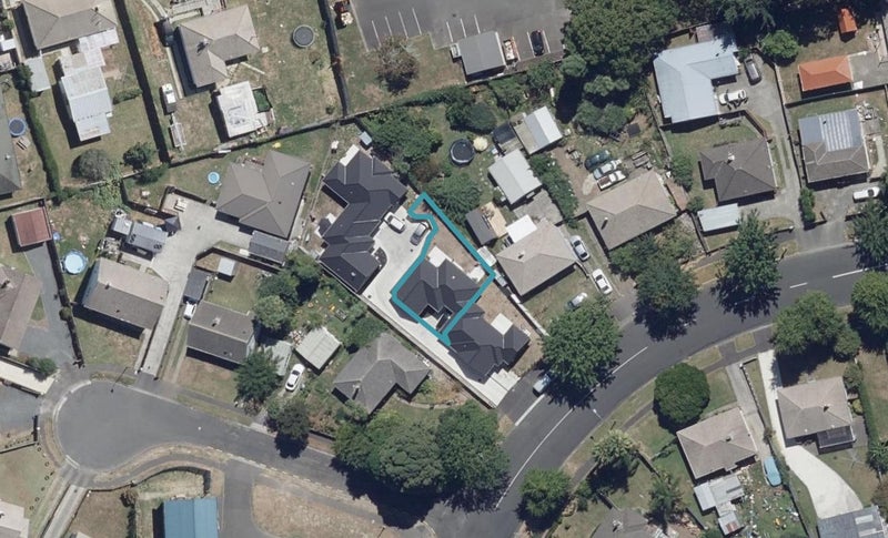 2/123 Holland Road, Fairfield, Hamilton - Carousel 1
