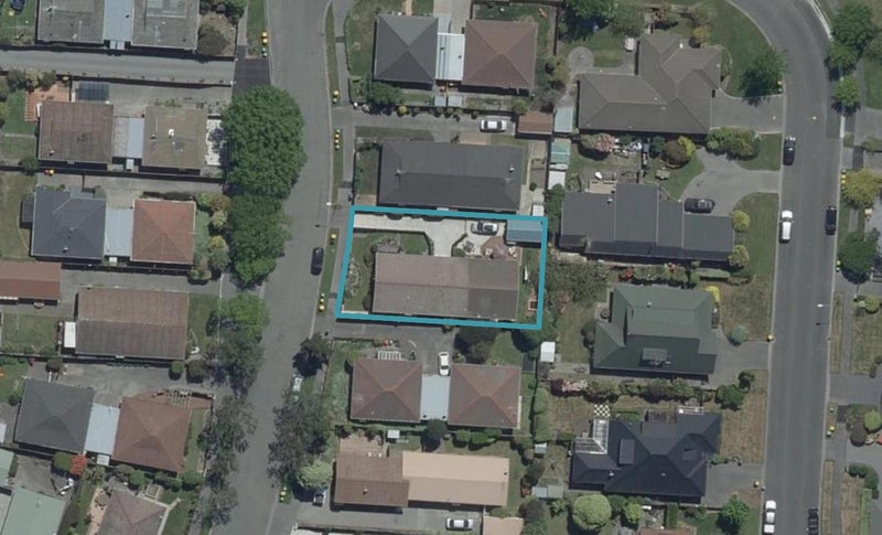 2/18 Salford Avenue, Redwood, Christchurch - Carousel 1