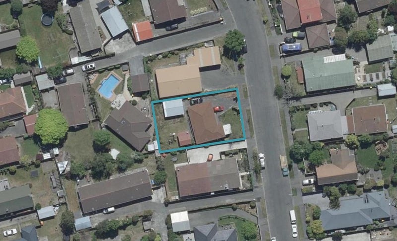 11 Valecrest Avenue, Parklands, Christchurch - Carousel 1