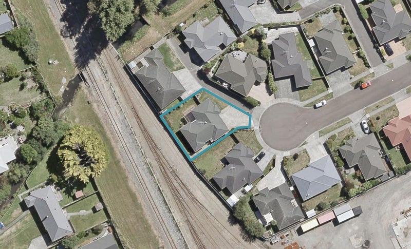 88 Leighton Avenue, Waiwhetu, Lower Hutt - Carousel 1