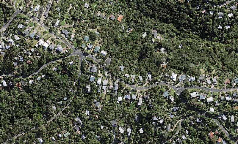 79 Queens Drive, Oneroa, Waiheke Island - Carousel 1