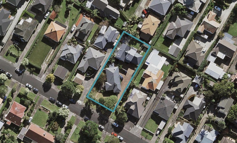 16B Ferguson Avenue, Greenlane, Auckland - Carousel 1