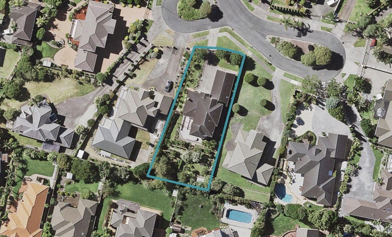 43 Anaheim Boulevard, Shamrock Park, Auckland - Carousel 1