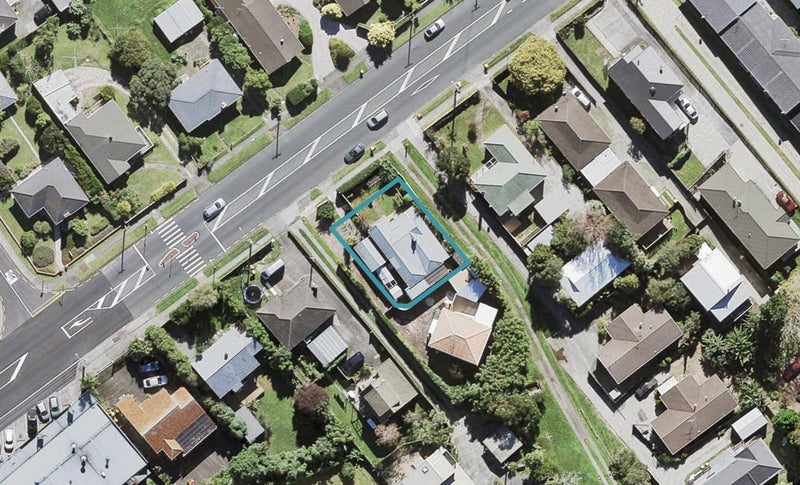 70 Titirangi Road, New Lynn, Auckland - Carousel 1