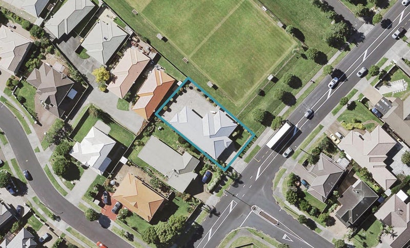 69 Millhouse Drive, Northpark, Auckland - Carousel 1
