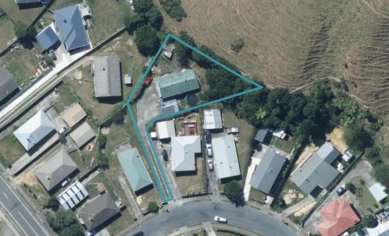 128 Arahura Crescent, Waitangirua, Porirua - Carousel 1