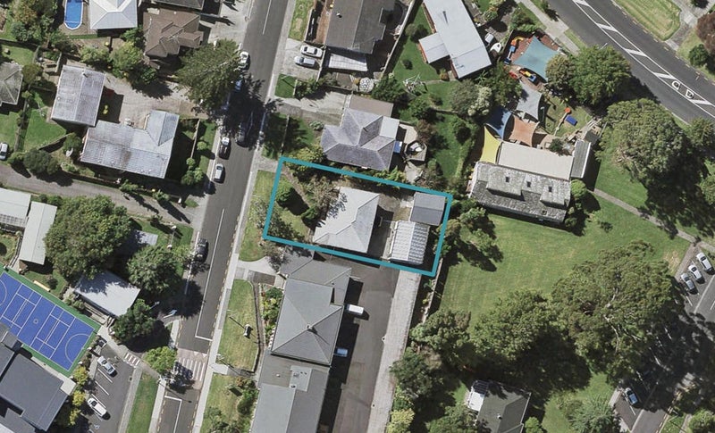 92 Udys Road, Pakuranga, Auckland - Carousel 1