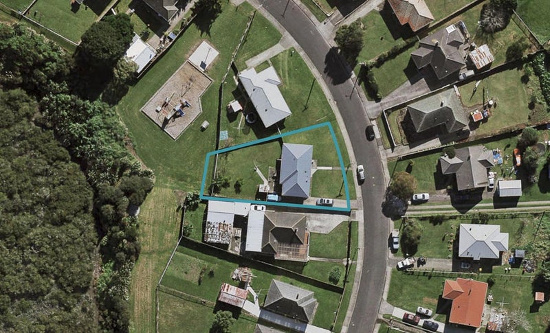 52 Firth Crescent, Otara, Auckland - Carousel 1