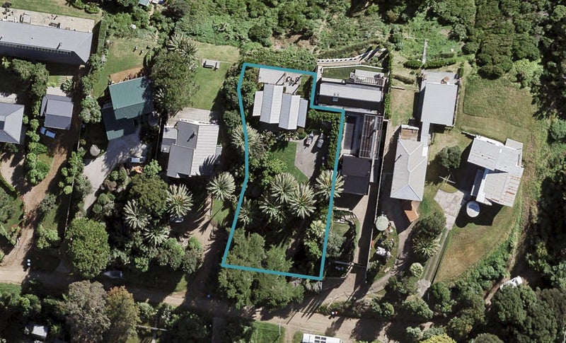 17 Pah Road, Onetangi, Waiheke Island - Carousel 1