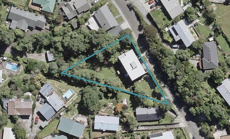 2/12 Vista Crescent, Maoribank, Upper Hutt - Carousel 1