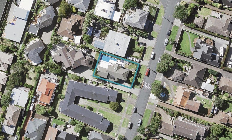 4A Saltburn Road, Milford, Auckland - Carousel 1