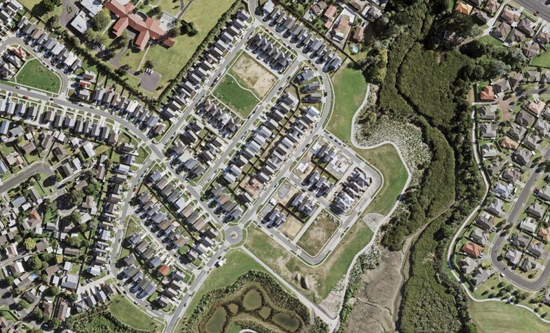 14 Ipukarea Street, Weymouth, Auckland - Carousel 1