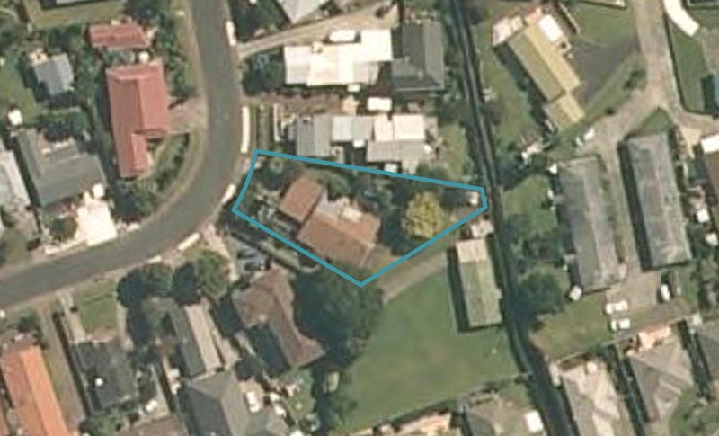 9 Lillian Place, Orewa, Orewa - Carousel 1