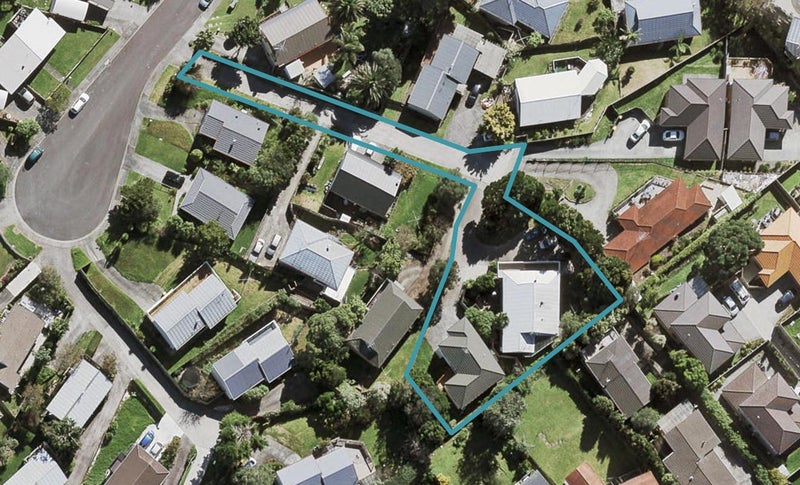 1/24 Exeter Place, Unsworth Heights, Auckland - Carousel 1