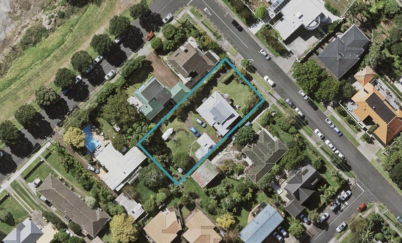 48 Lake Pupuke Drive, Takapuna, Auckland - Carousel 1