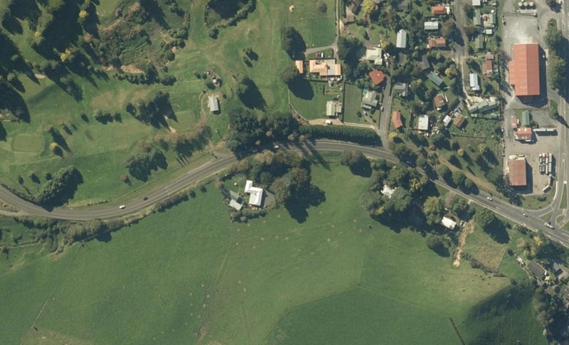 100 Main Road, Tirau - Carousel 1