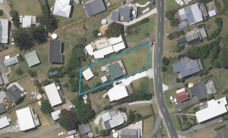 18 Eveline Street, Mangawhai Heads, Mangawhai - Carousel 1