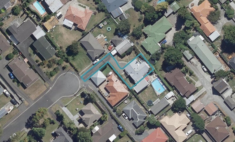 1B Bolmuir Road, Forest Lake, Hamilton - Carousel 1