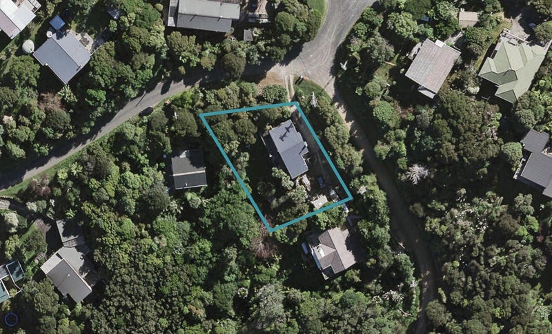 35 Makora Avenue, Oneroa, Waiheke Island - Carousel 1