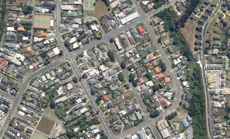 6 Mana Avenue, Titahi Bay, Porirua - Carousel 1