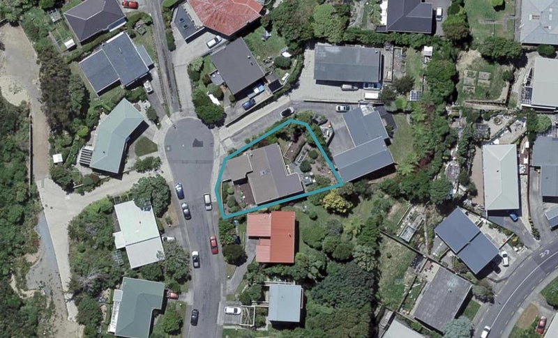 16 Fairburn Grove, Johnsonville, Wellington - Carousel 1