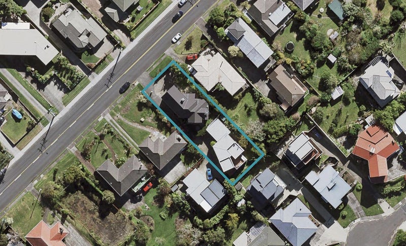 2/90 Ocean View Road, Northcote, Auckland - Carousel 1