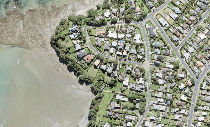 12 The Crescent, Tindalls Beach, Whangaparaoa - Carousel 1