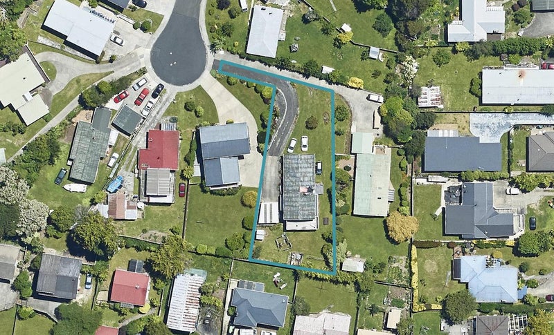 12 Tirita Street, Kawaha Point, Rotorua - Carousel 1