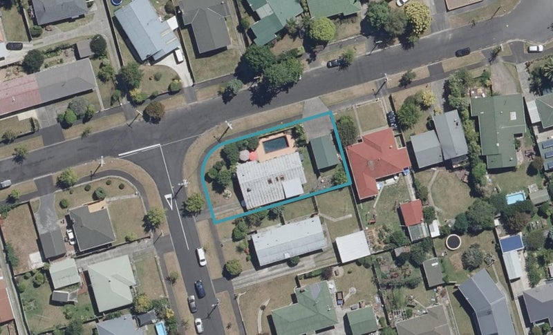 16 Augusta Street, Fairfield, Hamilton - Carousel 1