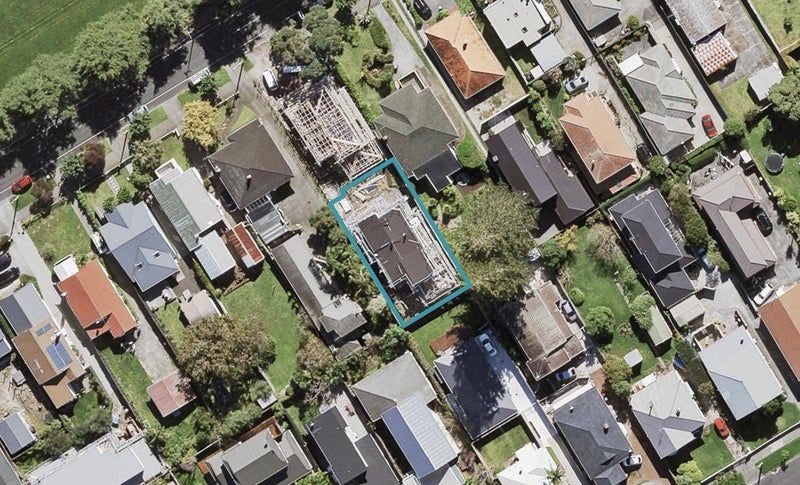 20A Walker Road, Point Chevalier, Auckland - Carousel 1