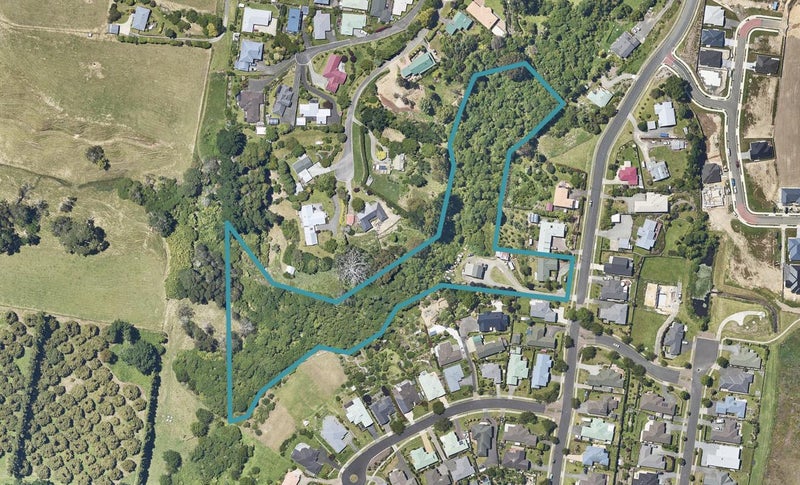 12 Highfields Drive, Katikati, Katikati - Carousel 1