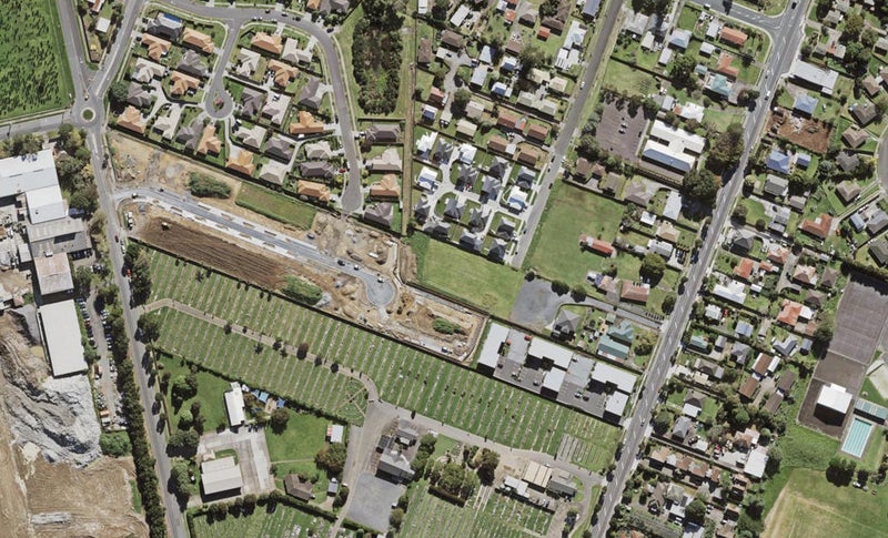 12/32 Tapuwae Way, Māngere Bridge, Auckland - Carousel 1