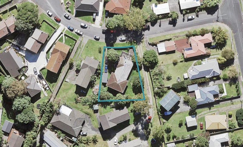 8 Grandison Crescent, New Lynn, Auckland - Carousel 1