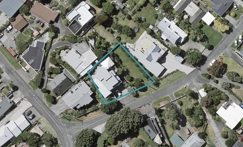 3 Falla Street, Paraparaumu Beach, Paraparaumu - Carousel 1