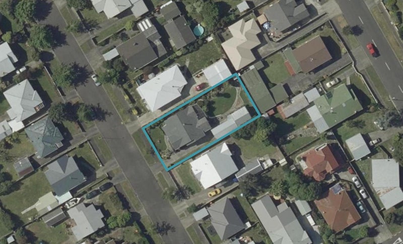 17 Burns Avenue, Takaro, Palmerston North - Carousel 1