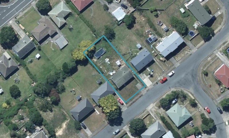 41 Arahura Crescent, Waitangirua, Porirua - Carousel 1