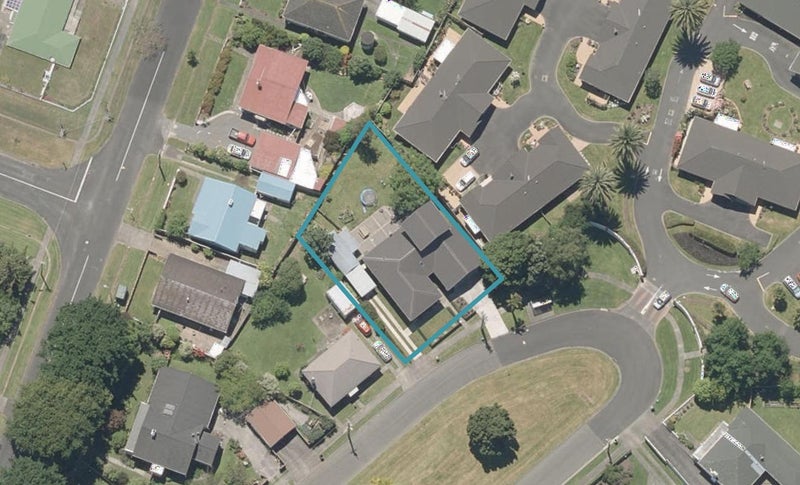 23 Burton Avenue, Whanganui East, Whanganui - Carousel 1