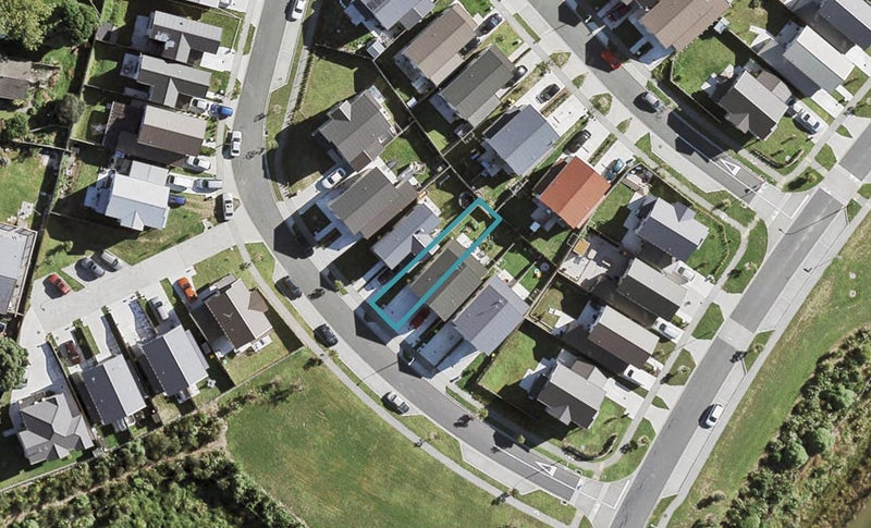 14 Tonuitanga Street, Weymouth, Auckland - Carousel 1