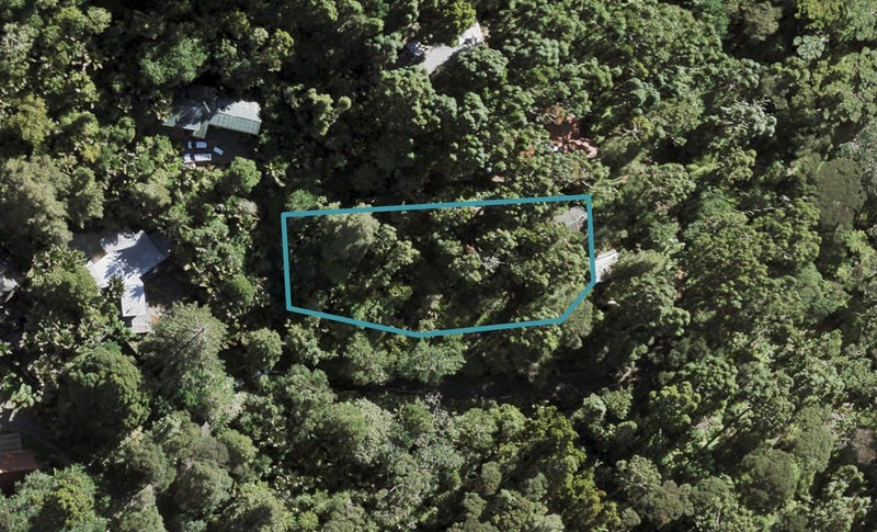 42 Mahoe Road, Titirangi, Auckland - Carousel 1